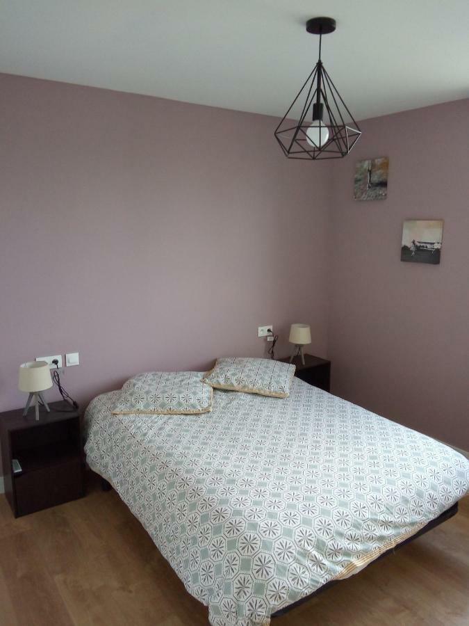 Au Refuge Des Farfas Apartment Saint-Paul-en-Pareds Bagian luar foto